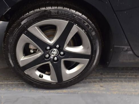 Used 2020 Toyota Prius XLE image 8