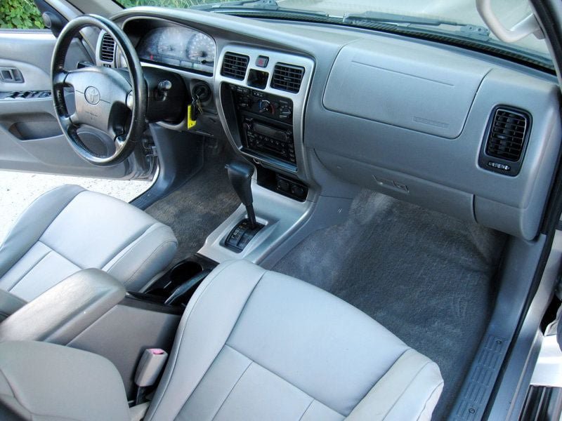 Used 2002 Toyota 4Runner SR5 RWD image 24