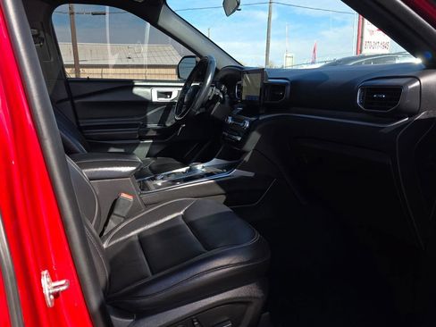 Used 2020 Ford Explorer XLT w/ Equipment Group 202A AWD/4WD image 9