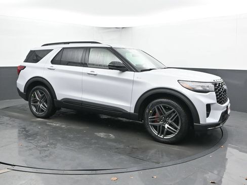 New 2026 Ford Explorer ST-Line w/ ST-Line Street Pack AWD/4WD image 5