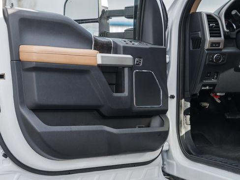 Used 2022 Ford F350 Lariat w/ Lariat Ultimate Package image 45