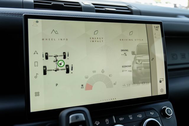 New 2026 Land Rover Defender 110 X-Dynamic SE AWD/4WD image 43