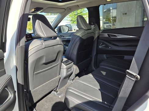 Certified 2025 INFINITI QX60 Luxe image 22