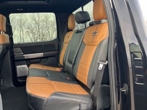 Used 2023 Ford F250 Platinum image 4