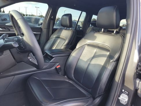 Used 2024 Jeep Grand Cherokee Limited w/ Black Appearance Package image 19