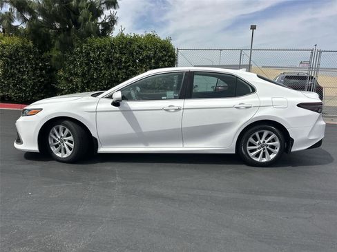 Used 2023 Toyota Camry LE FWD image 3