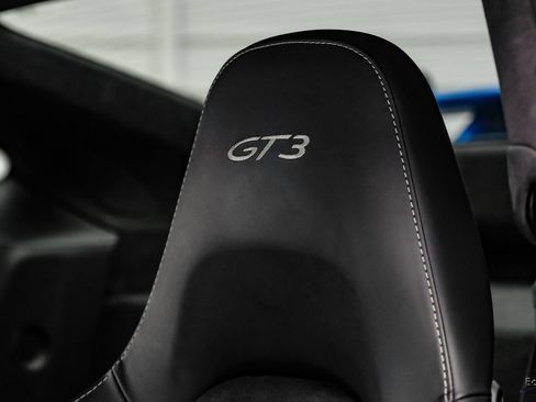 Used 2018 Porsche 911 GT3 RWD image 47