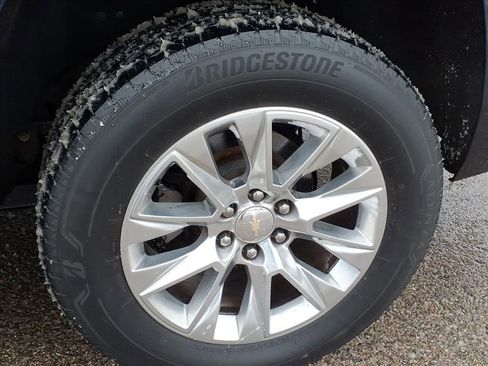 Used 2018 Chevrolet Suburban LT w/ LT Signature Package image 8