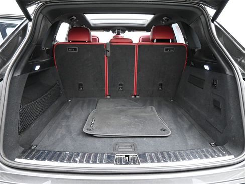 Used 2022 Porsche Cayenne S image 20