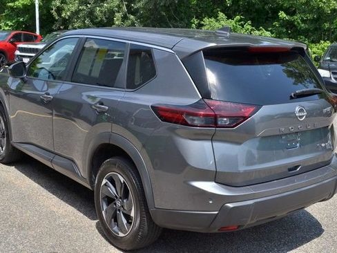 Used 2024 Nissan Rogue SV AWD/4WD image 6