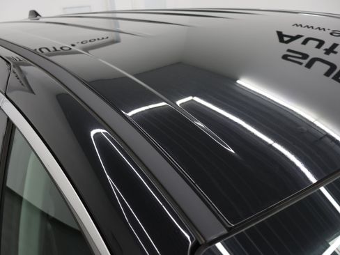 Used 2024 Chrysler Pacifica Touring-L FWD image 4