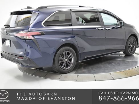 Used 2024 Toyota Sienna XSE AWD/4WD image 19