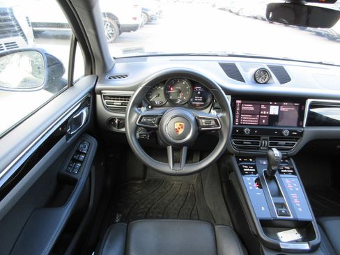 Used 2022 Porsche Macan image 21
