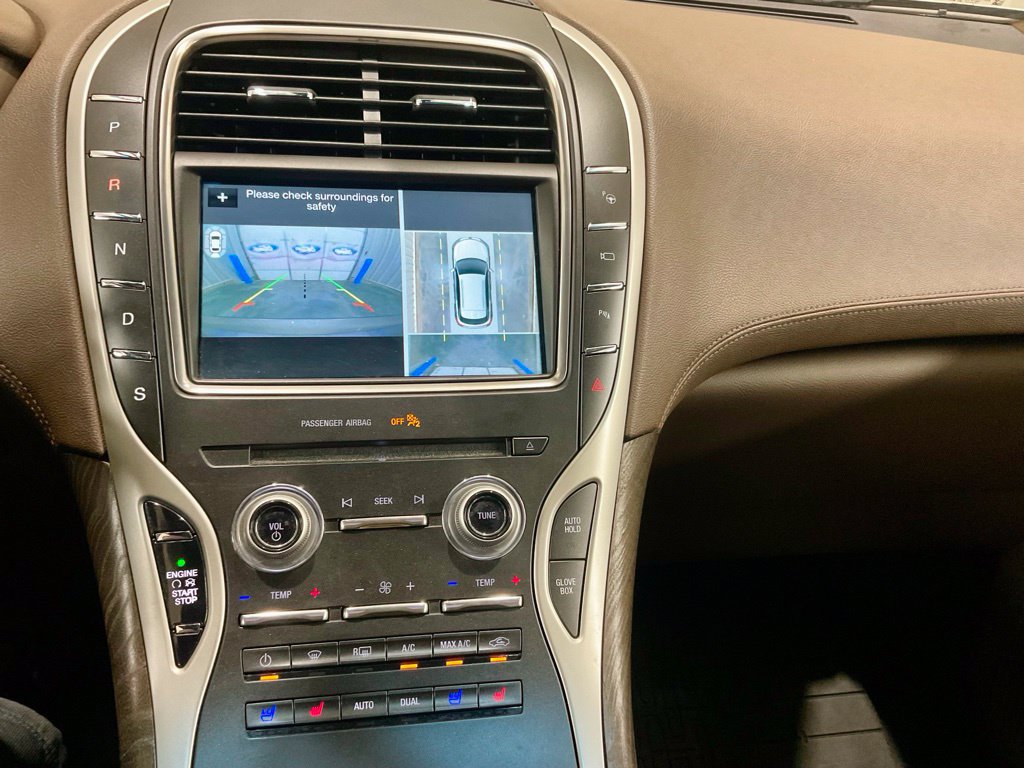 Used 2017 Lincoln MKX Reserve w/ Driver Assistance Package AWD/4WD image 19