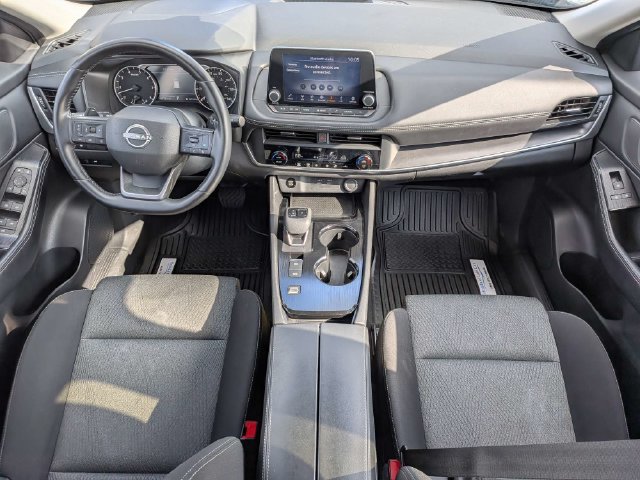 Used 2025 Nissan Rogue SV FWD image 14
