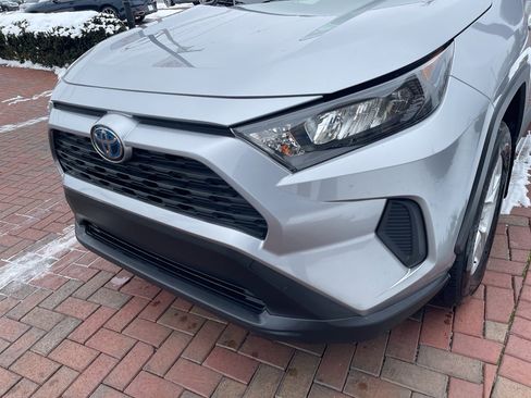 Used 2020 Toyota RAV4 LE image 2