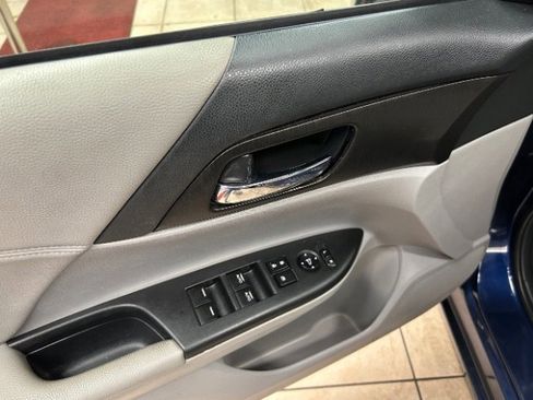 Used 2013 Honda Accord EX image 7