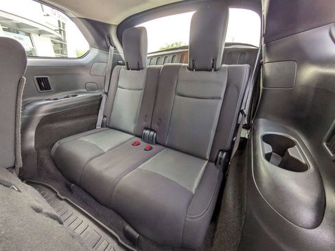 Used 2020 Nissan Pathfinder SV FWD image 17