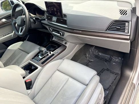 Used 2025 Audi Q5 e Premium AWD/4WD image 13