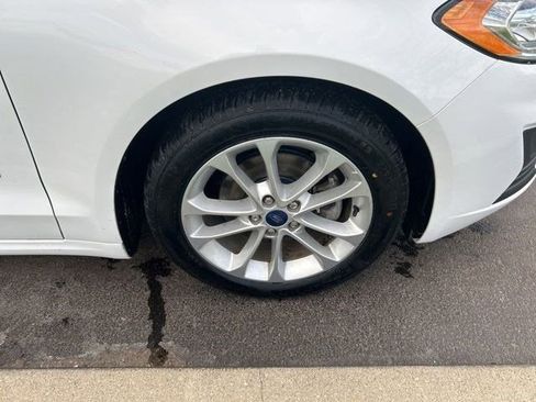 Used 2019 Ford Fusion SE image 44