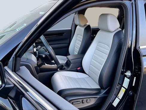 Used 2025 Honda CR-V Sport Touring image 17