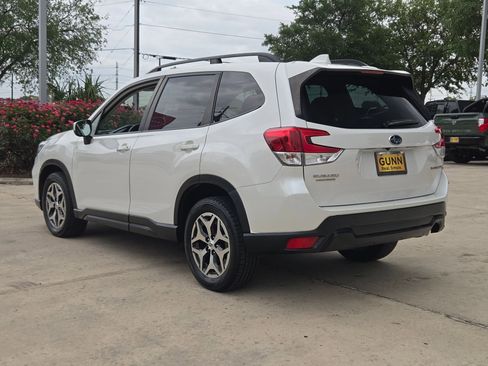 Used 2020 Subaru Forester Premium AWD/4WD image 5
