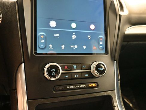 Used 2022 Ford Edge Titanium AWD/4WD image 15