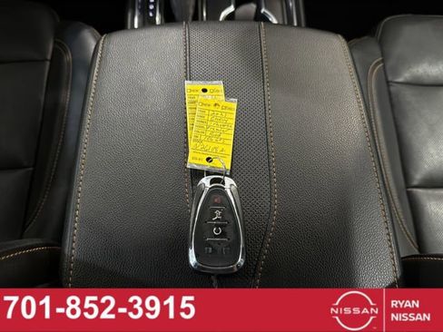 Used 2021 Chevrolet Traverse Premier AWD/4WD image 36