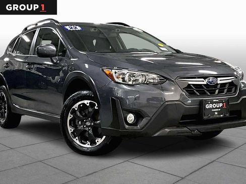 Certified 2022 Subaru Crosstrek 2.0i Premium w/ Moonroof Package image 2