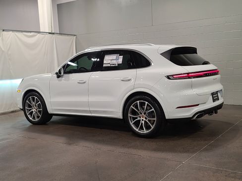 New 2026 Porsche Cayenne image 3
