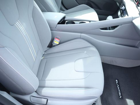 New 2026 Hyundai Elantra SEL Sport Premium FWD image 10