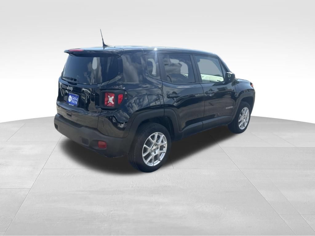 Used 2023 Jeep Renegade Latitude AWD/4WD image 7