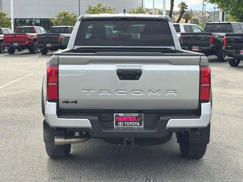 Used 2026 Toyota Tacoma TRD Off-Road AWD/4WD image 4