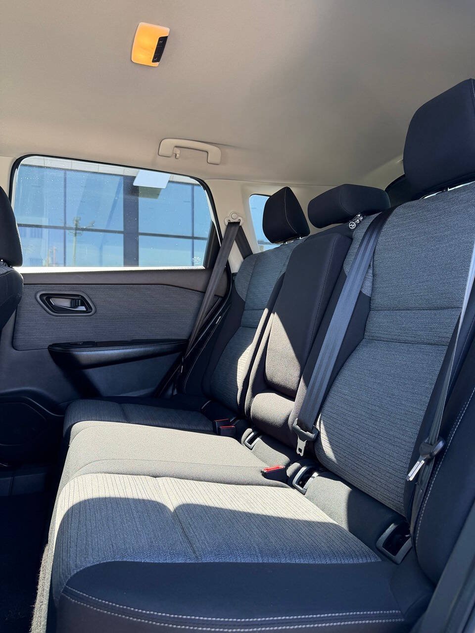 Used 2021 Nissan Rogue S FWD image 5