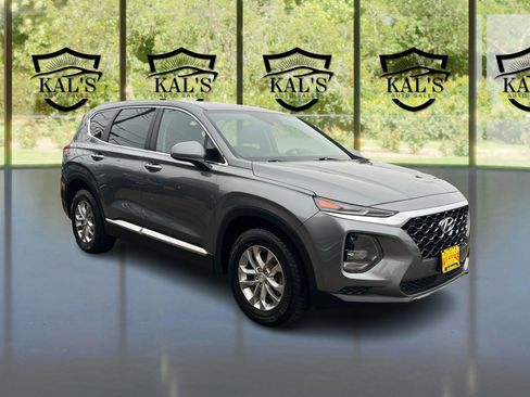 Used 2019 Hyundai Santa Fe SE image 3
