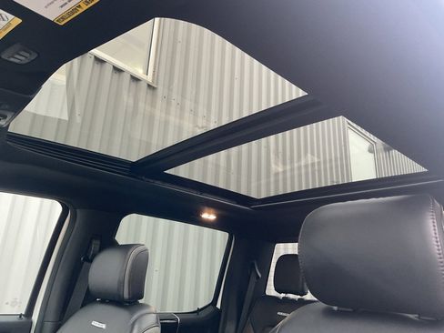 Used 2022 Ford F250 Platinum w/ FX4 Off-Road Package image 12