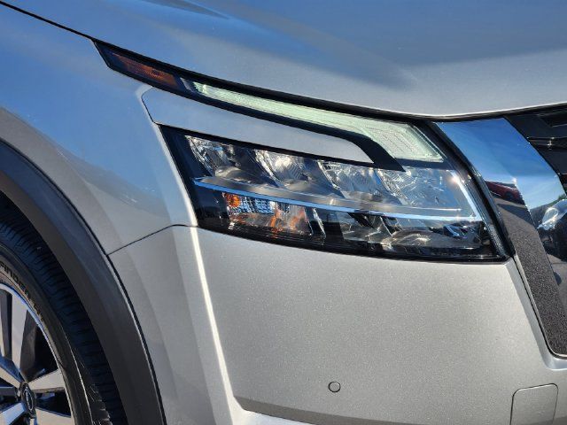 Used 2023 Nissan Pathfinder SL FWD image 10