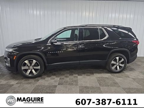 Used 2023 Chevrolet Traverse LT w/ LT Premium Package AWD/4WD image 5
