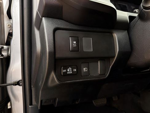 Used 2020 Toyota Tacoma SR w/ SR Convenience Package RWD image 14