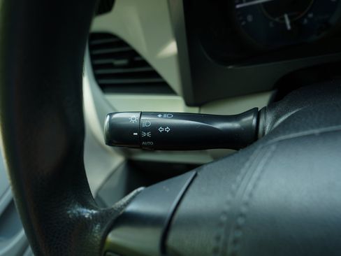 Used 2020 Toyota Sienna L image 24