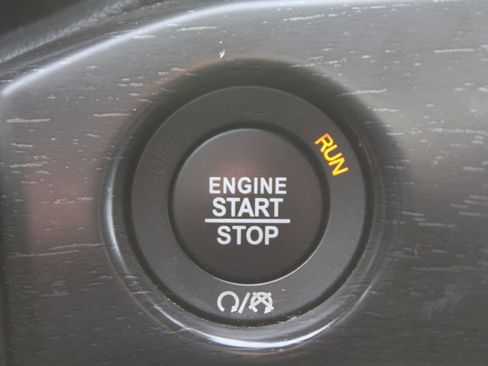 Used 2017 Jeep Grand Cherokee Laredo w/ Quick Order Package 2BE image 31