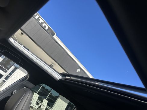 Used 2025 Subaru Forester Touring w/ Touring Package image 11