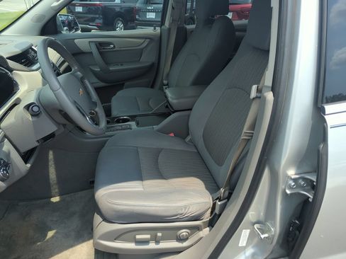 Used 2015 Chevrolet Traverse LT FWD image 12