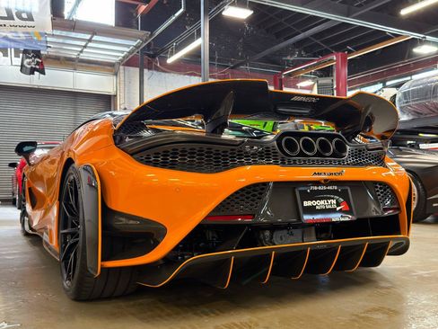 Used 2021 McLaren 765LT RWD image 10