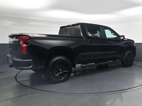 Used 2025 Chevrolet Silverado 1500 LT Trail Boss w/ Convenience Package II AWD/4WD image 4