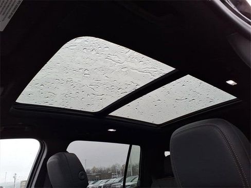 New 2026 Chevrolet Traverse High Country w/ LPO, Floor Liner Package FWD image 12