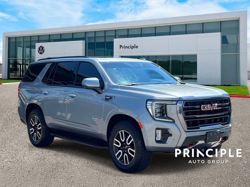 Used 2024 GMC Yukon AT4 w/ Technology Package AWD/4WD image 3