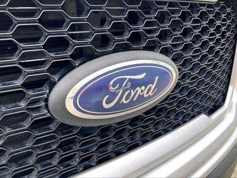 Used 2018 Ford F150 XLT w/ Equipment Group 302A Luxury AWD/4WD image 7