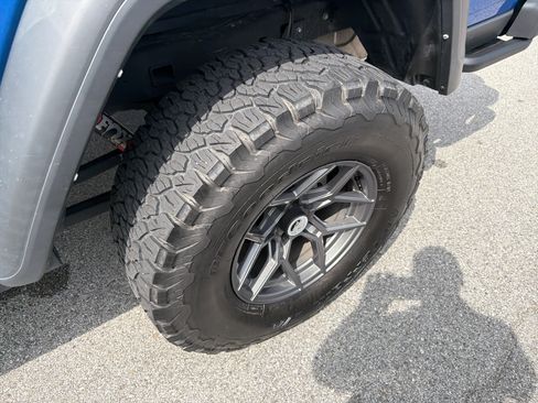 Used 2021 Jeep Gladiator Rubicon w/ Trailer Tow Package AWD/4WD image 22