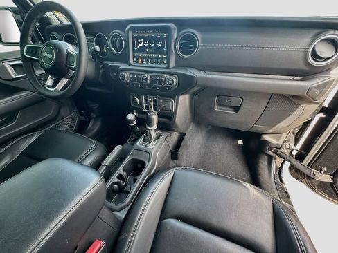 Used 2023 Jeep Wrangler Unlimited Sahara w/ Cold Weather Group AWD/4WD image 33